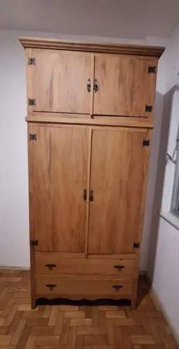 Guarda roupa de pérola rosa