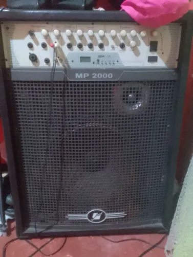 Caixa amplificada 2000w