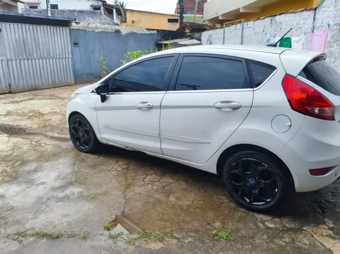 Ford Fiesta SE 1.6 16V Flex 5P 2013