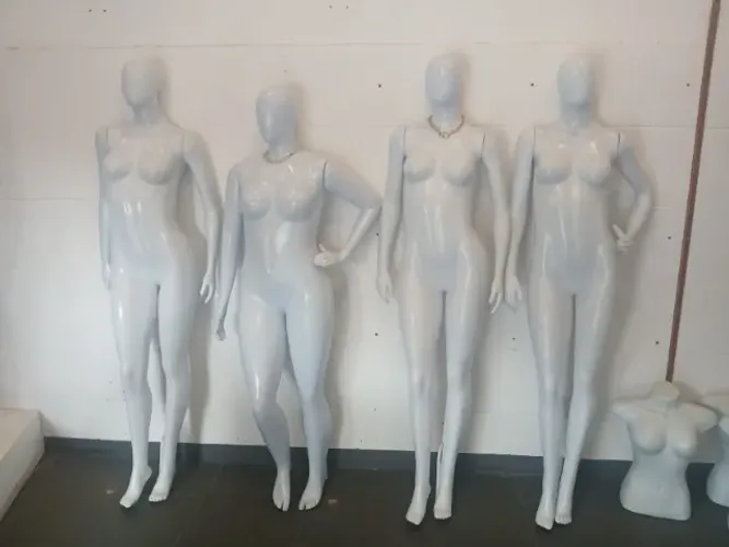 Manequins