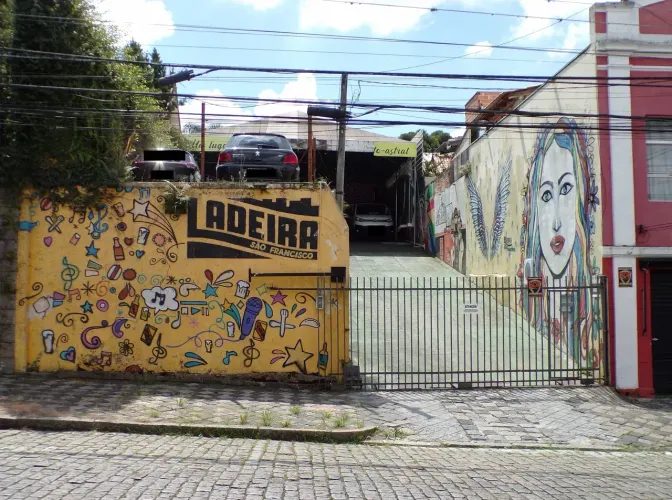 Terreno Zoneamento de Uso Misto (ZUM3) em localização central de Curitiba!