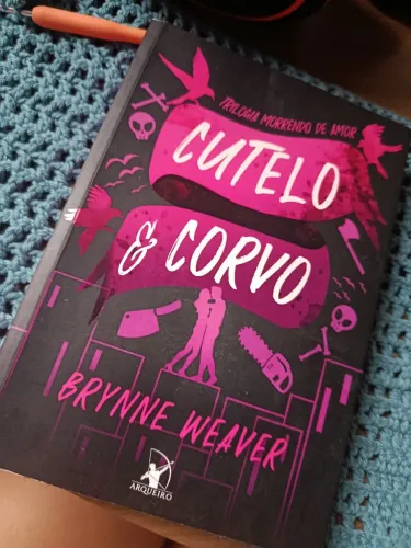 Livro Cutelo e Corvo