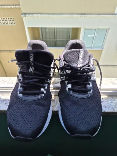 Tênis Asics 43 seminovo