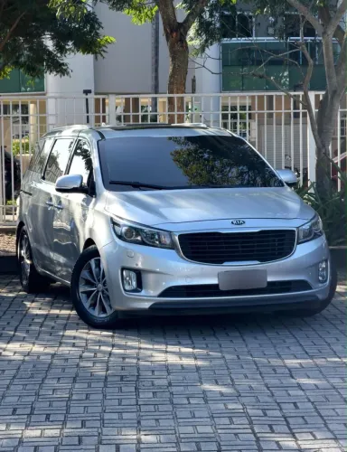 Kia Motors Grand Carnival EX 3.3 V6 24V 270cv Aut. 2016