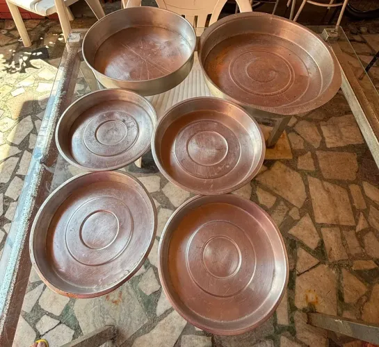 Vende-se lote de diversas formas de bolo