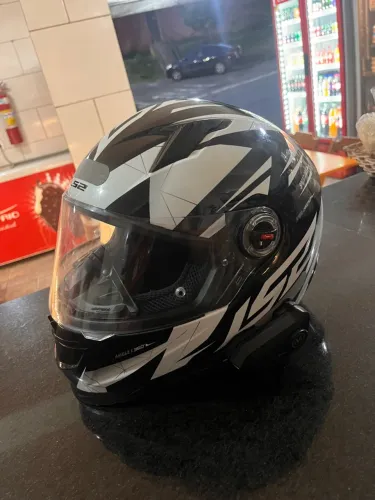Capacete Ls2 Drazzer preto e branco