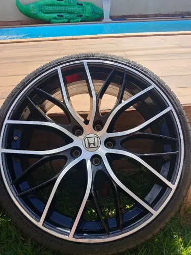 Rodas aro 20 com pneus novos 215/30/20