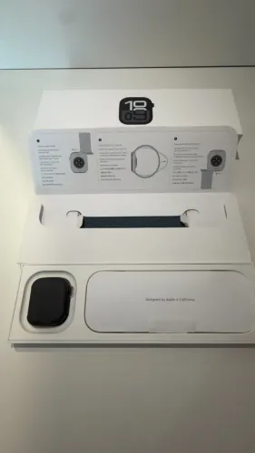 Apple Watch Series 10 GPS 42 mm Preto + Pulseira Original - 92% Bateria