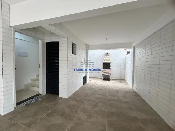 casa tipo sobrado à venda em Santos/SP 2 quartos 1 vaga lazer piscina
