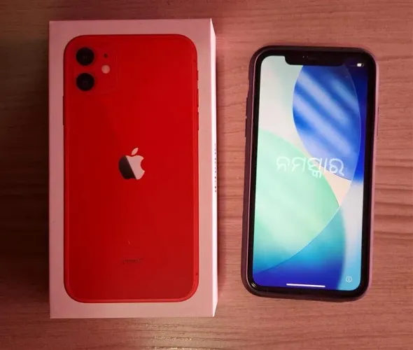 Vendo IPhone 11 vermelho 128GB