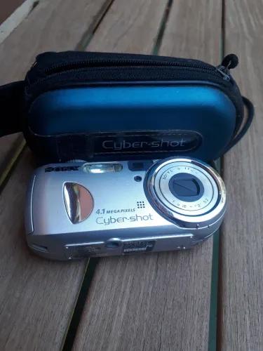 Camera cyber shot