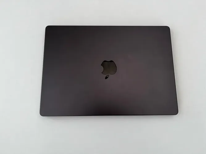 MacBook Pro 14" M4 (2024) - 16GB RAM / 512GB SSD