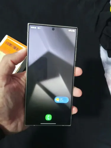 Vendo uma S24 ultra de uso próprio novo sem detalhes