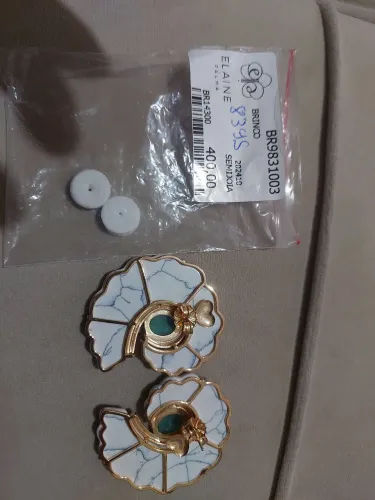 Brinco Elaine Palma.Simbolo tarraxa Novo