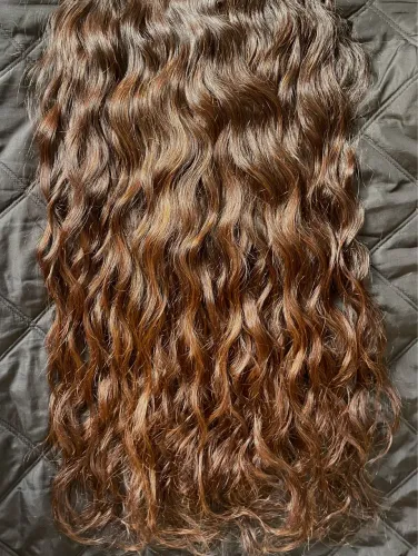 Cabelo moreno iluminado 3800