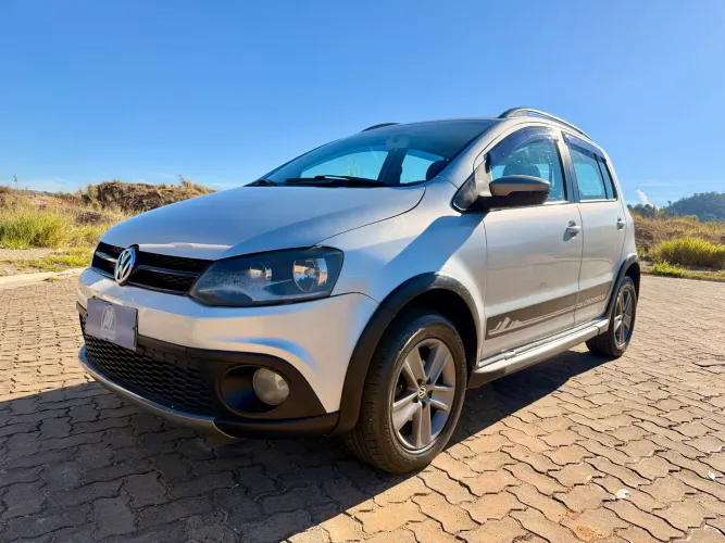 Volkswagen Crossfox 1.6 MI Total Flex 8V 5P 2012