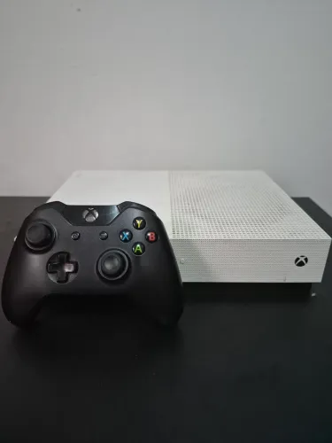Xbox One S + Manete original