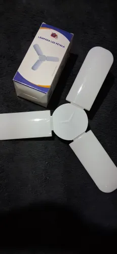 Lâmpada LED de pétalas