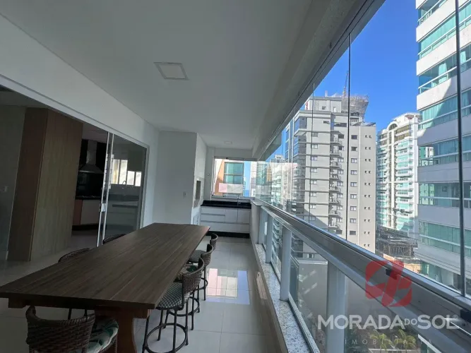 Apartamento em Meia Praia - Itapema