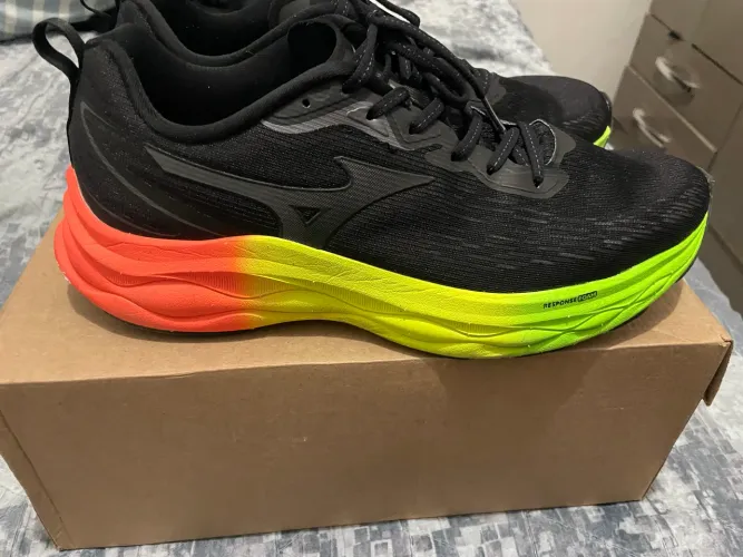 Tênis de corrida mizuno