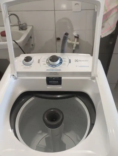Máquina de lavar roupa Eletrolux 9 kilos