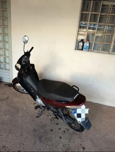 VENDE-SE BIZ 125 VERMELHA 2008