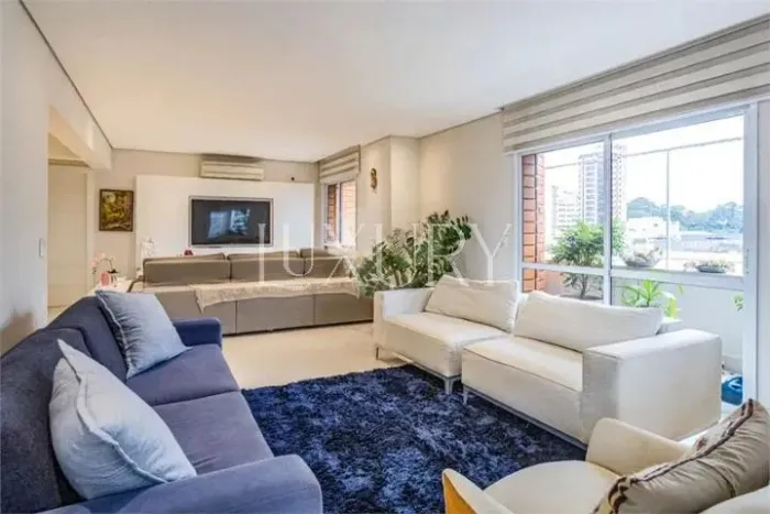 Apartamento com 147 m², 3 quartos sendo 1 suíte à venda no bairro Pinheiros.