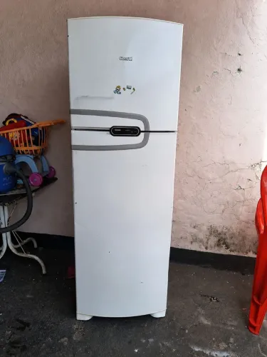 Geladeira Consul Frost Free,.está em ótimo funcionando,830,00 entrega grátis