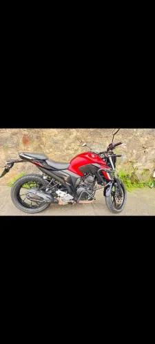 Vendo moto fazer 250 muito conservada , único dono , recibo em aberto.