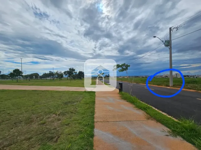 Terreno para venda no bairro Colinas Do Sul Em Uberlândia