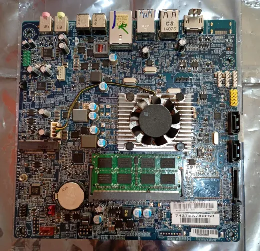 PLACA MÃE CCE / ECS BAT-TI2 + 4gb de RAM