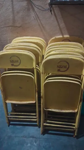 Cadeiras de ferro