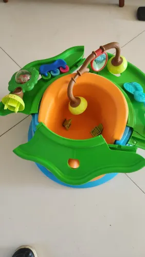 Cadeira com proteção e brinquedos para bebê  importada