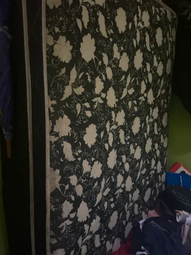 Base cama solteirão vendo por 170,00 valor negociável