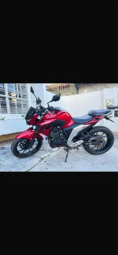 Moto fazzer 