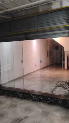ALUGO ESTA LOJA, PAGOU ENTROU, SEM DEPÓSITO.