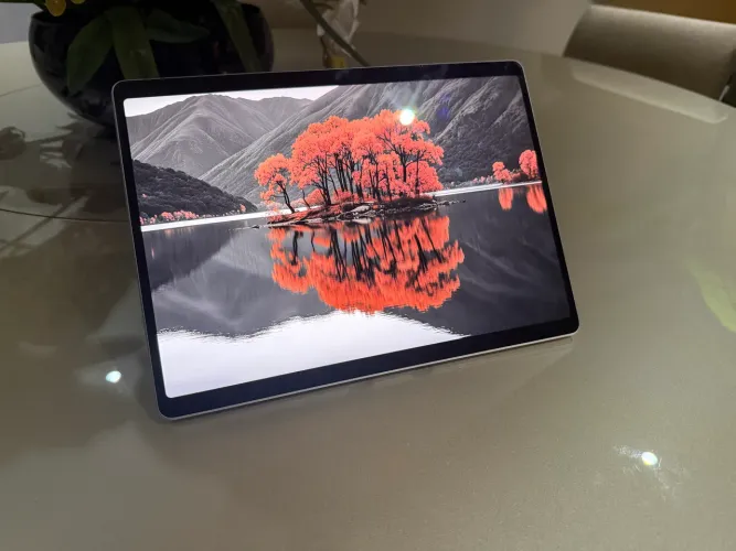 Surface Pro 11 - Snapdragon X Plus, 16GB RAM, 256GB SSD