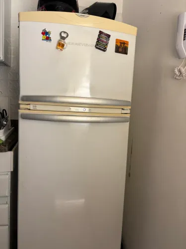 Vende-se Geladeira Brastemp, parcelo no cartão, com o juros da maquininha