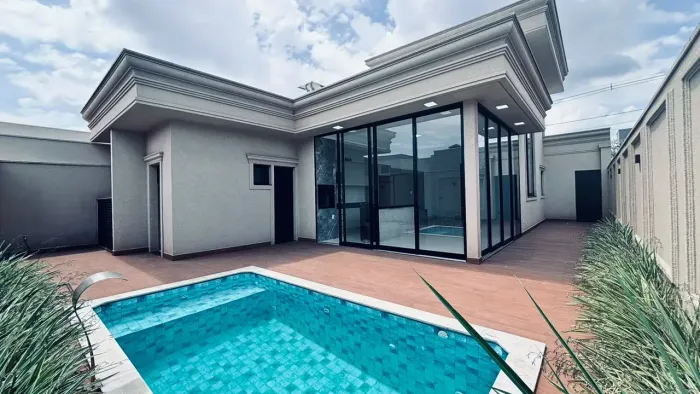 Casa à venda no Residencial Maria Júlia 3 suítes, piscina e espaço gourmet