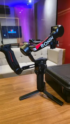 [OPORTUNIDADE] DJI Ronin RS4 com Handle Smallrig e Maleta Rígida 