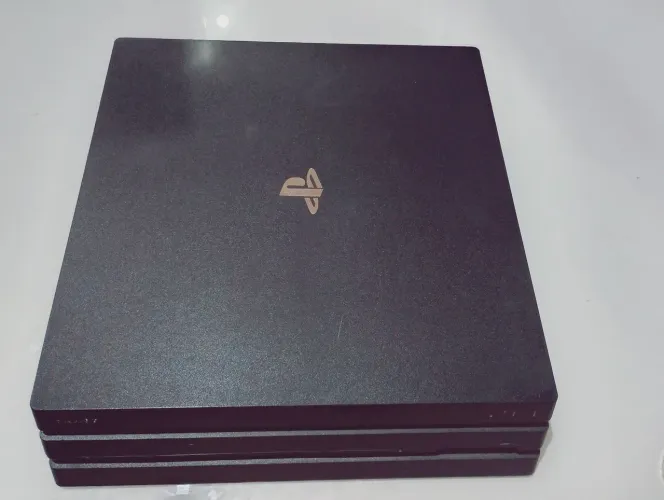 Console Playstation PS4 pro 1 TB usado