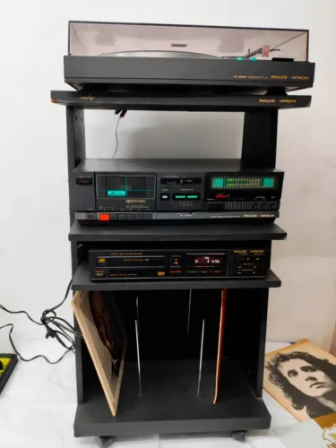 System Vintage Philco Hitachi AV9 Completo c/ Rack Original (Sem Caixas)