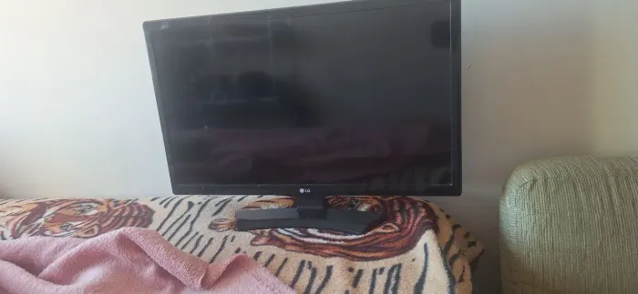 VENDO TV LG 24 POLEGADAS!