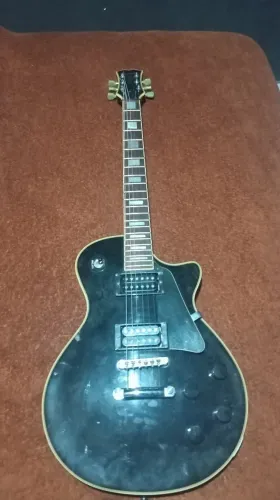 Guitarra com MALAGOLI 