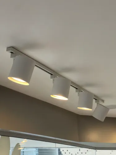 Trilho de Iluminação com 4 Spots