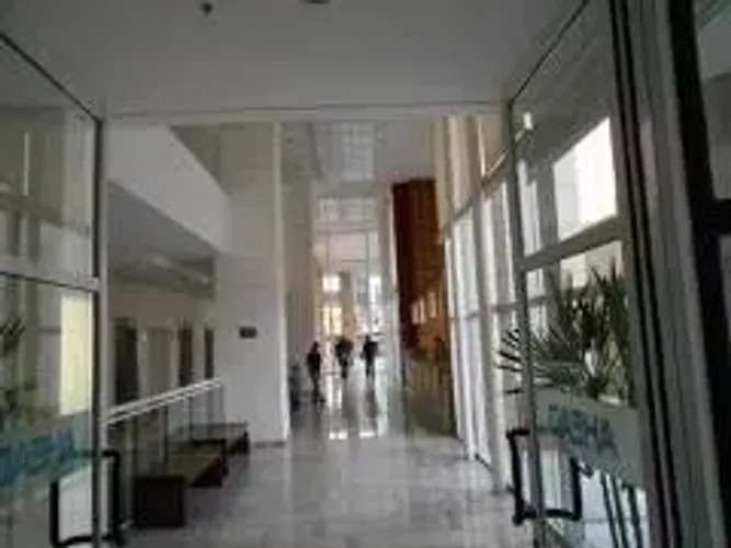 ESCRITÓRIO COM SALA DE REUNIÃO E VARANDA VISTA PRAÇA