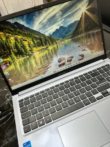 ASUS Vivobook