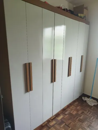 Guarda roupa 8 portas