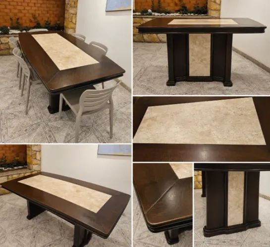 Mesa de Jantar em Madeira com Detalhe Central em Pedra