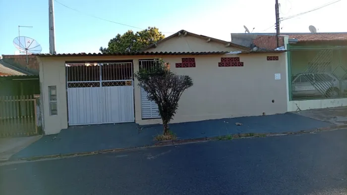 Casa 5 quartos,  terreno 10x20 m. Zona sul, próximo a tudo. 